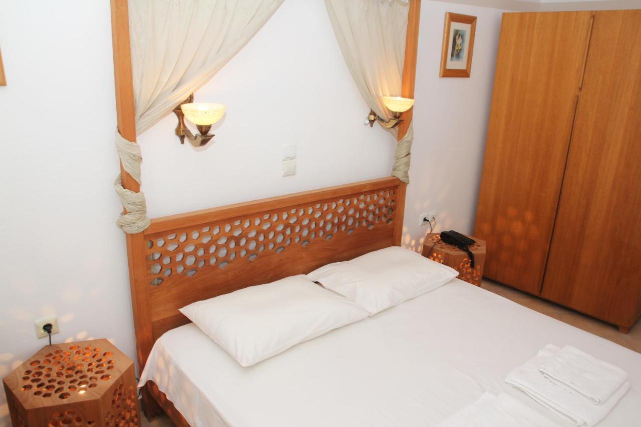 Aiolos Iraklia Exterior photo